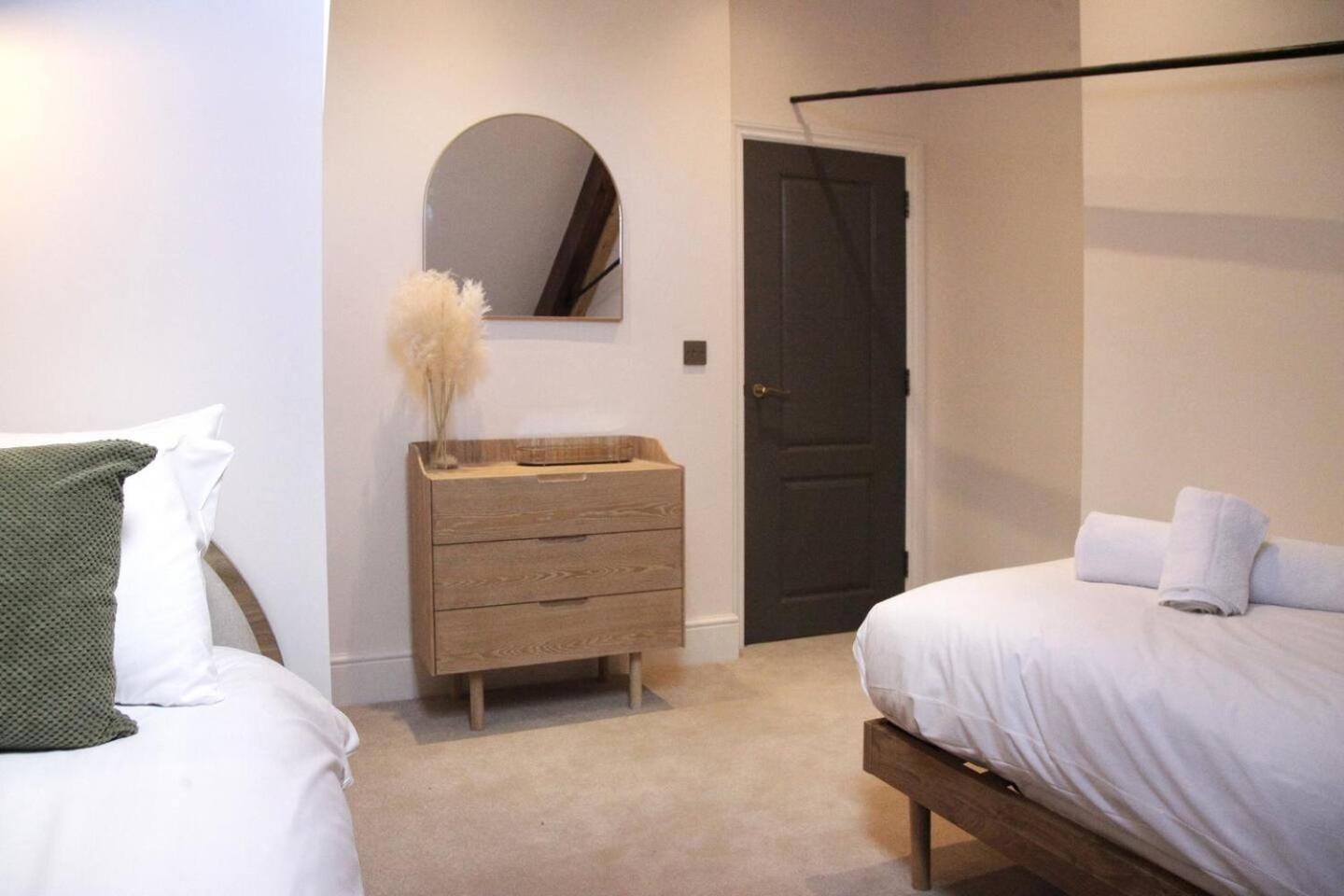 Pass The Keys Apartment 3 Old Conservative Club In Historic Town Caernarfon Eksteriør billede