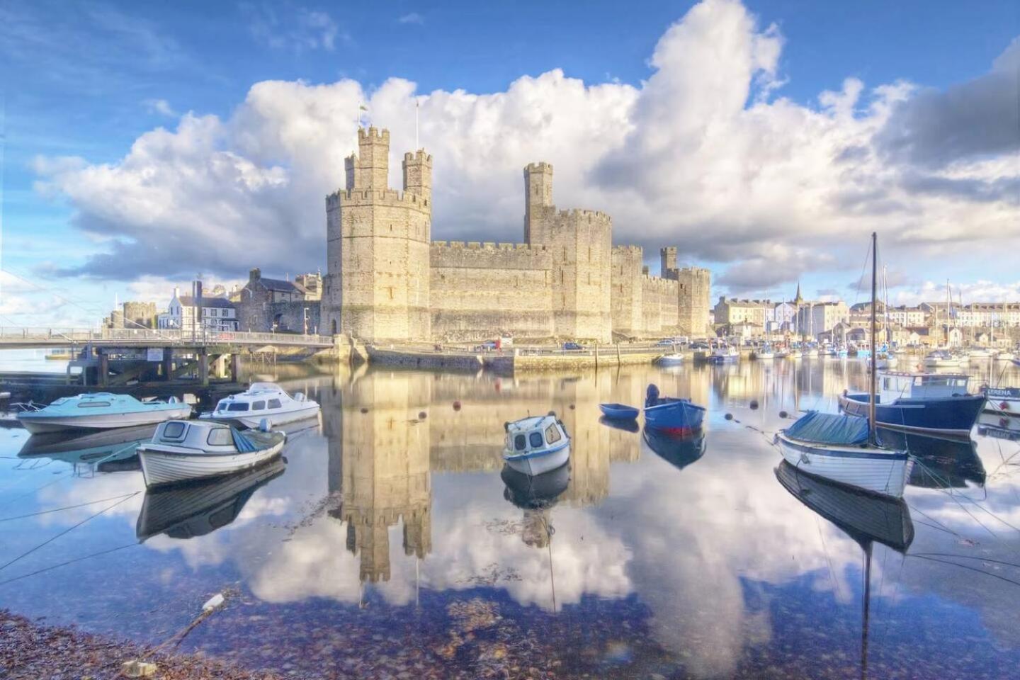 Pass The Keys Apartment 3 Old Conservative Club In Historic Town Caernarfon Eksteriør billede